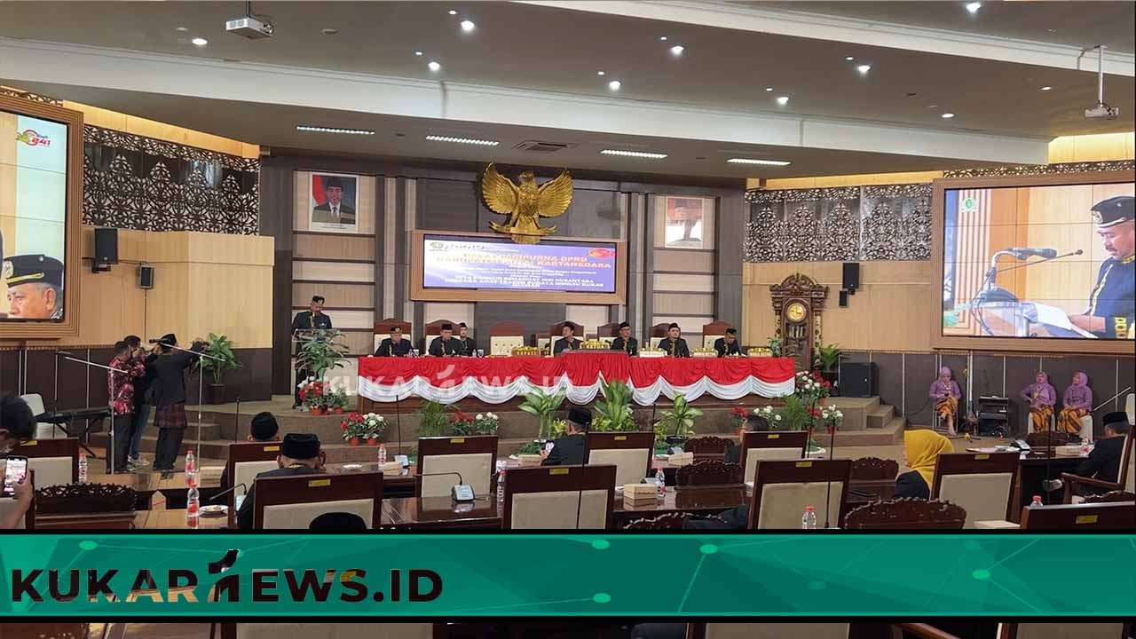 DPRD Kukar Gelar Rapat Paripurna, Mendengarkan Pidato Bupati Dalam Rangka HUT ke-241 Kota Tenggarong