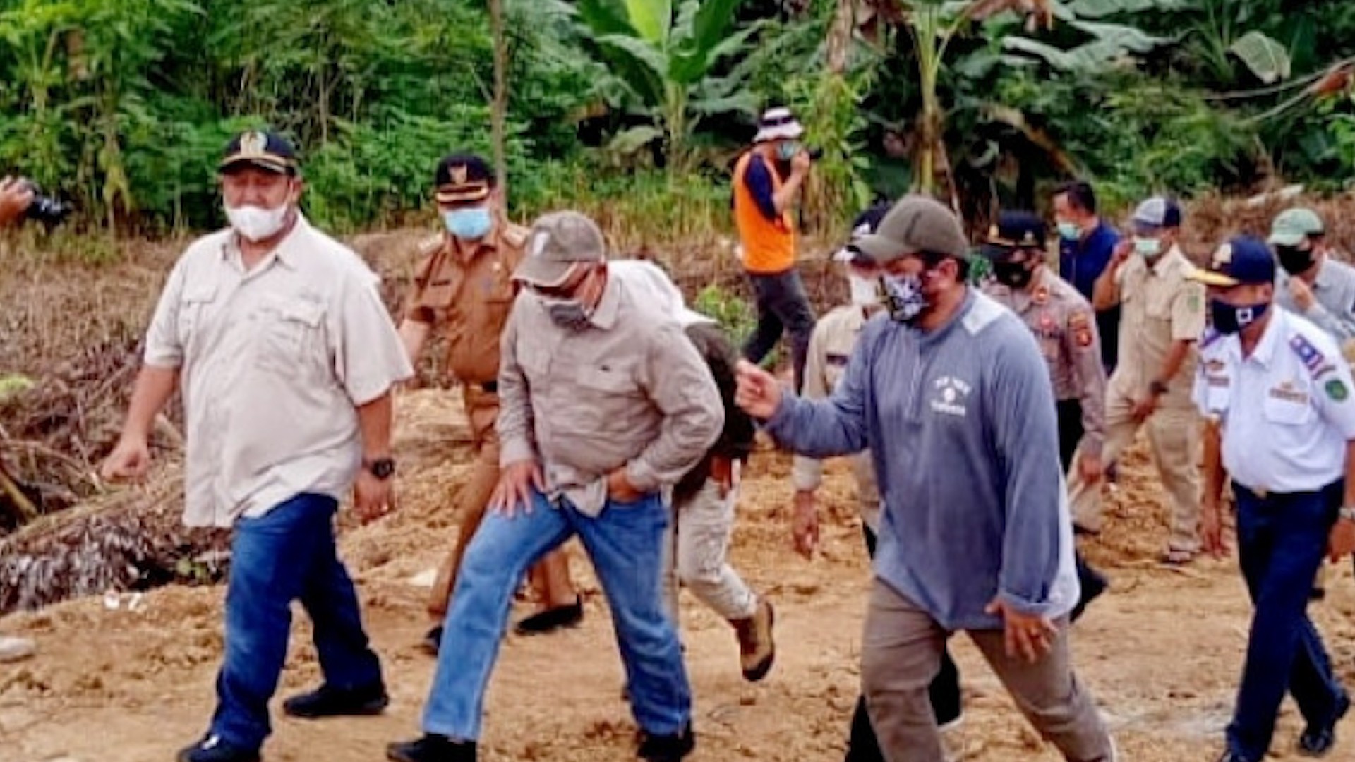 Ketua DPRD Kukar Tinjau Jembatan Ambruk di Tabang