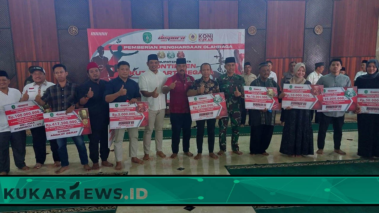 Pemkab Kukar Bagikan Bonus Atlet Prestasi Porprov VII Berau 2022