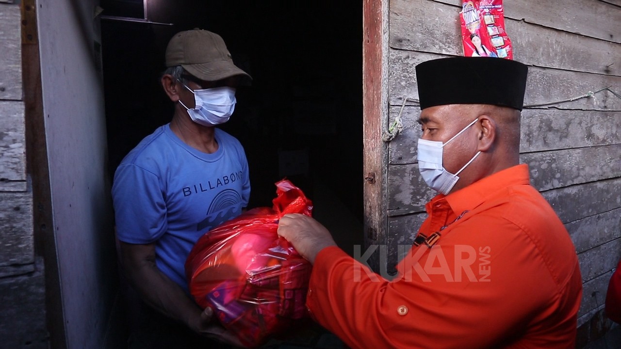 Pemkab Kukar Serahkan Paket Sembako Untuk 4.447 KK