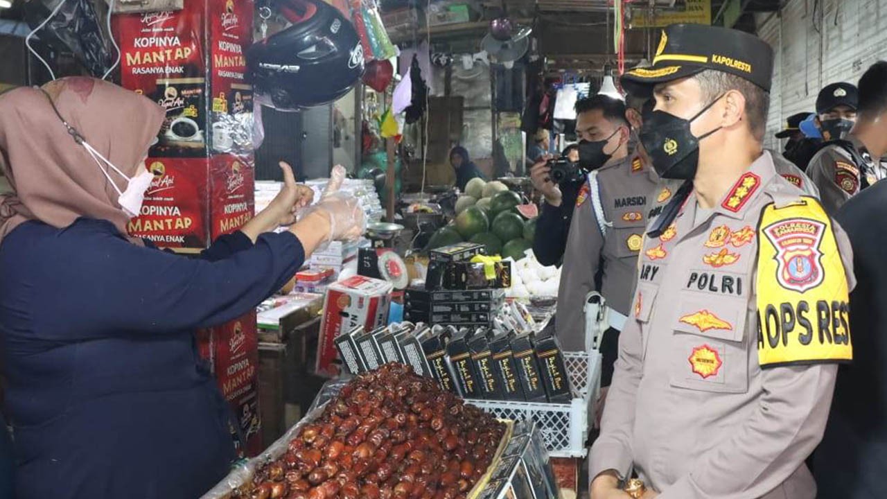 Kapolresta Samarinda Pantau Ketersediaan Minyak Goreng di Pasar
