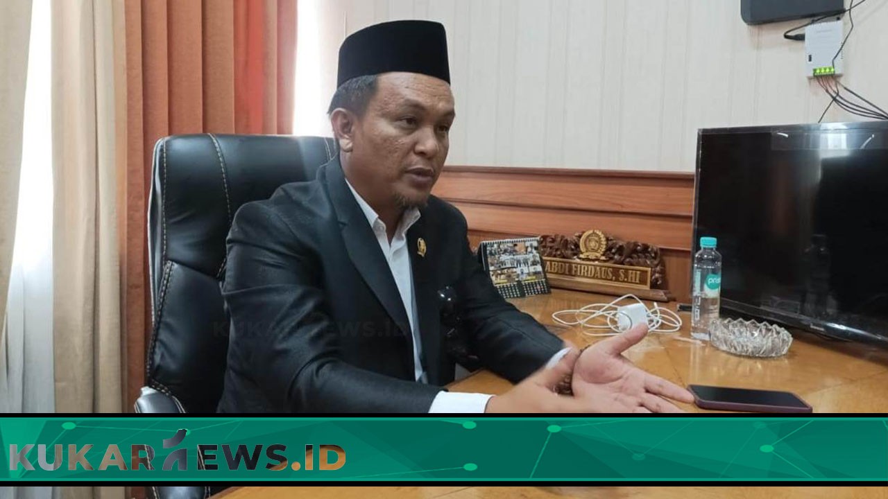 Merasa Prihatin, Abdi Firdaus  Minta Pemkab Kutim Perbaiki Jalan Kampung Melawan