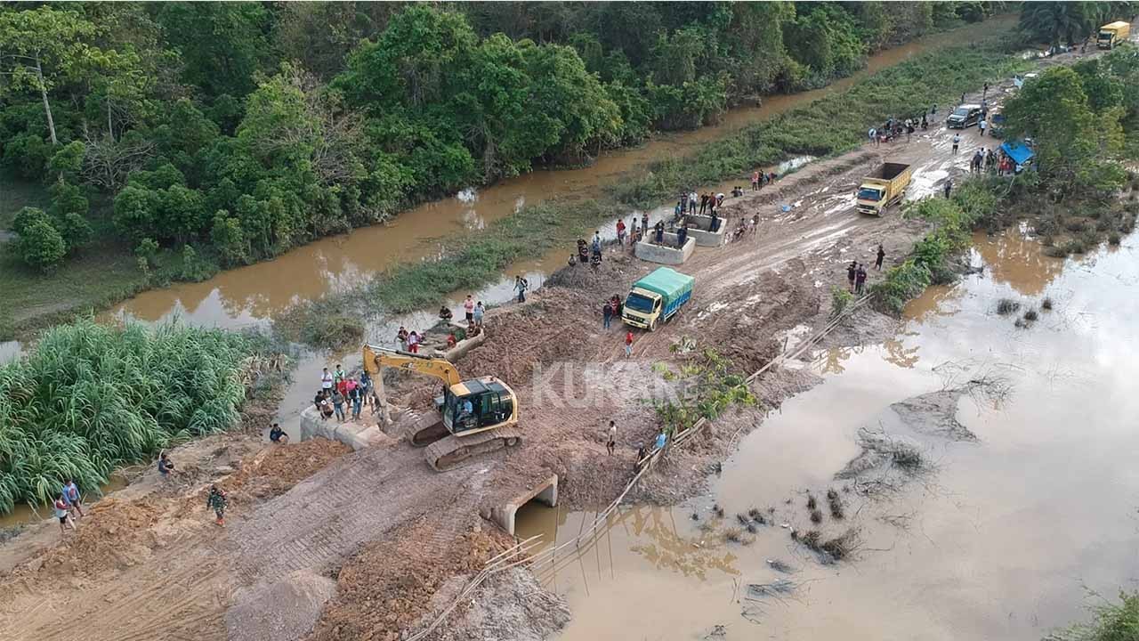 Penanganan Jalan Dusun Pandamaran, Akses 3 Kecamatan di Hulu Kukar
