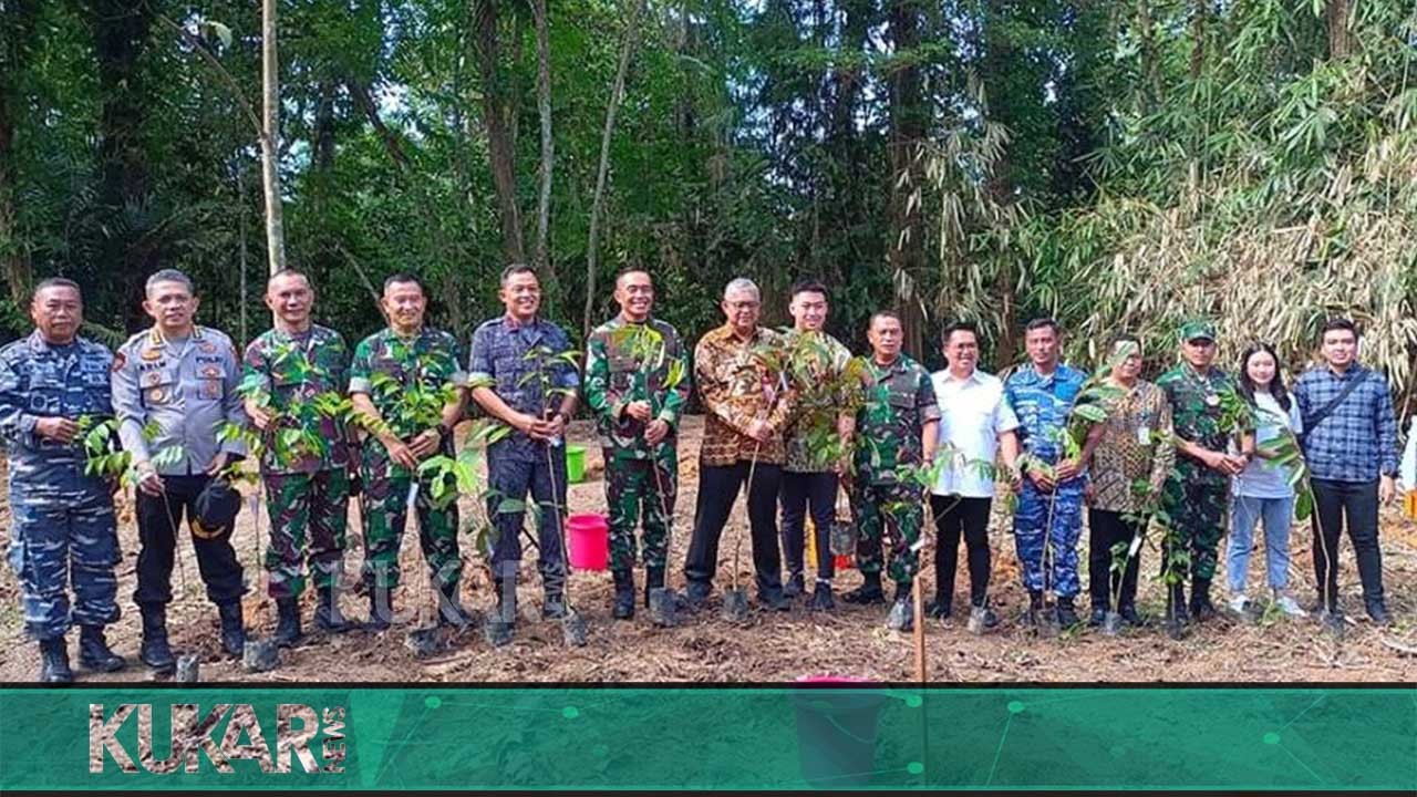 Peringati HUT ke - 77 TNI, Rendi Solihin Hadiri Kegiatan Reboisasi di Samboja