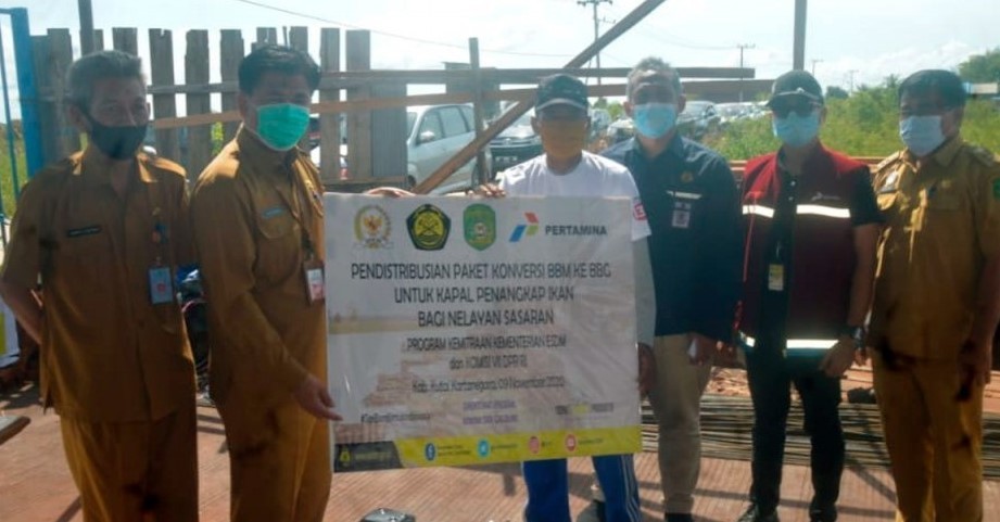 1.766 Nelayan Terima Paket Bantuan Paket Konversi BBG