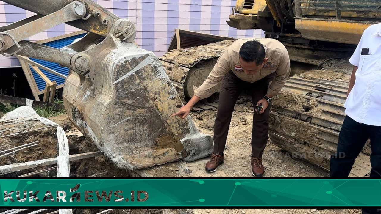 Seno Aji Tinjau Pembangunan Drainase Loa Ipuh, Harap Selesai Sesuai Target