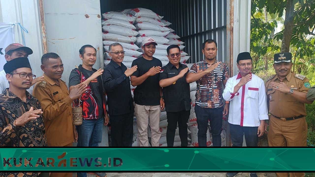 Wabup Rendi Solihin Diapresiasi Para Petani, Respon Cepat Kelangkaan Pupuk di Kecamatan Kukar