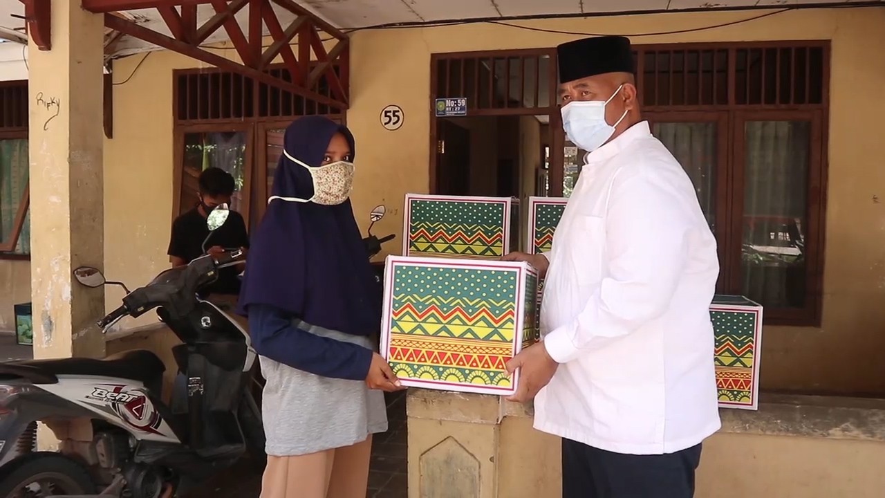 Bupati Salurkan Paket Bantuan Kepada Mahasiswa Asal Luar Kukar 