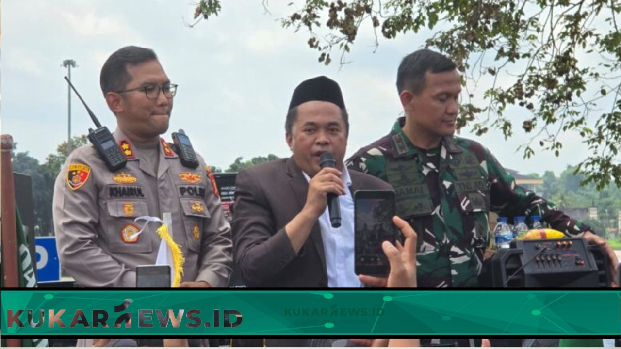 Aksi Mahasiswa Kukar Berjalan Damai, Ketua DPRD Tanda Tangani Tuntutan di Tengah Terik Matahari