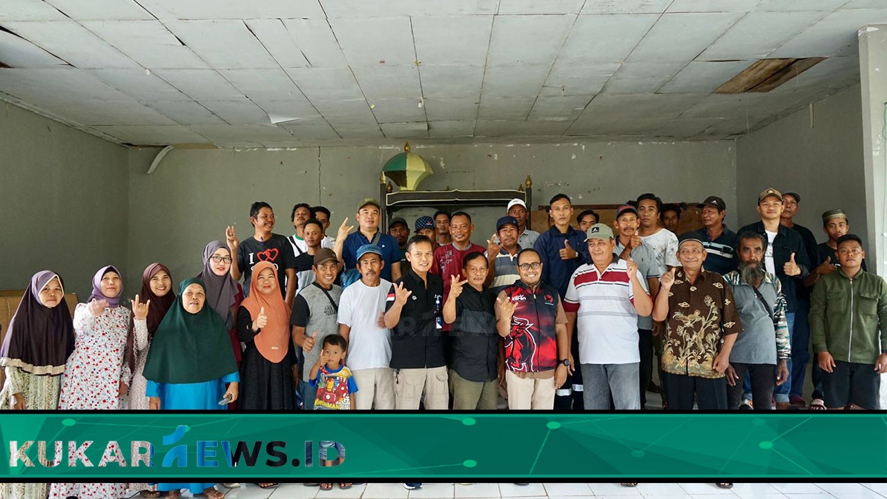 Tingkatkan Perekonomian, DPC PDI-Perjuangan Kukar Fasilitasi Nelayan Pembudidaya Rumput Laut