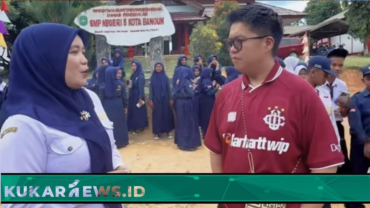 Wabup Kukar Pastikan Program Seragam Gratis Berjalan Optimal di SMPN 5 Kota Bangun